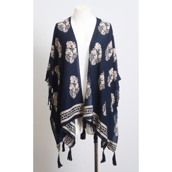 Navy Leaf Pattern Tassel Kimono - Picture 4 of 4